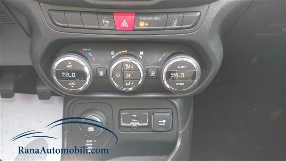 Renegade Renegade 4X4 Limited 6B *Prom