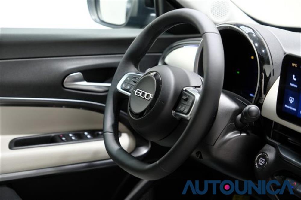 600 600 HYBRID 100 CV DCT MH