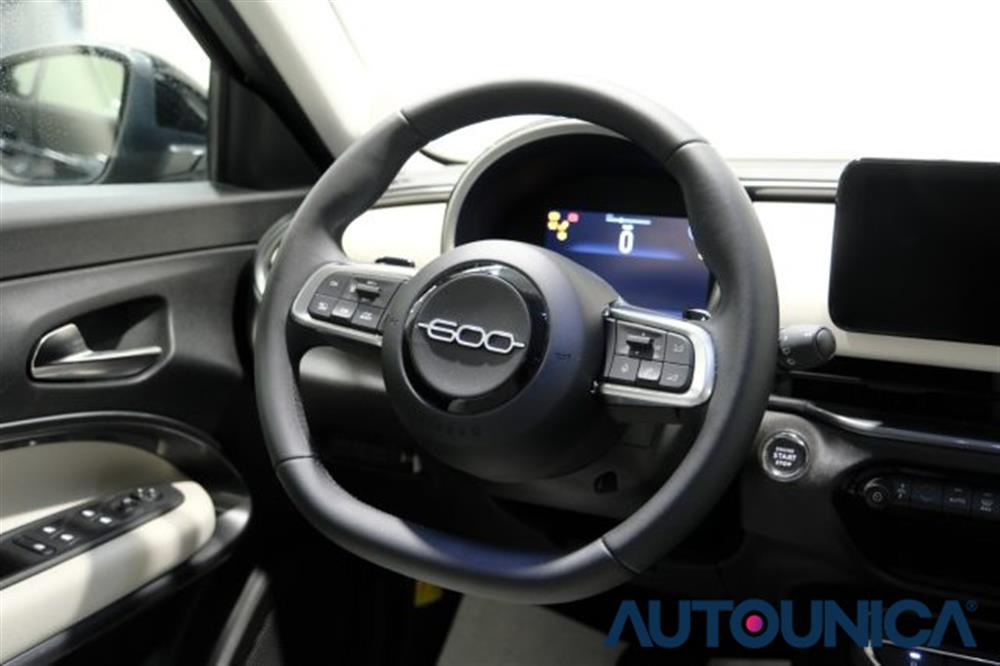 600 600 HYBRID 100 CV DCT MH