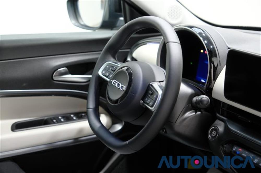 600 600 HYBRID 100 CV DCT MH