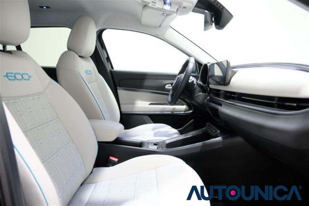 600 600 HYBRID 100 CV DCT MH