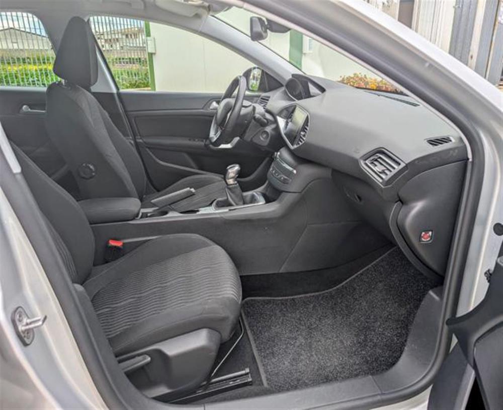 308 308 1.6 HDi 92 CV Busine