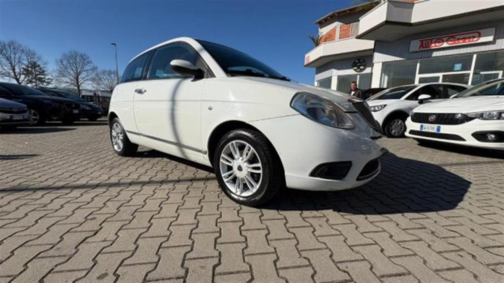 Ypsilon Ypsilon 1.3 MJT 75 CV Platin