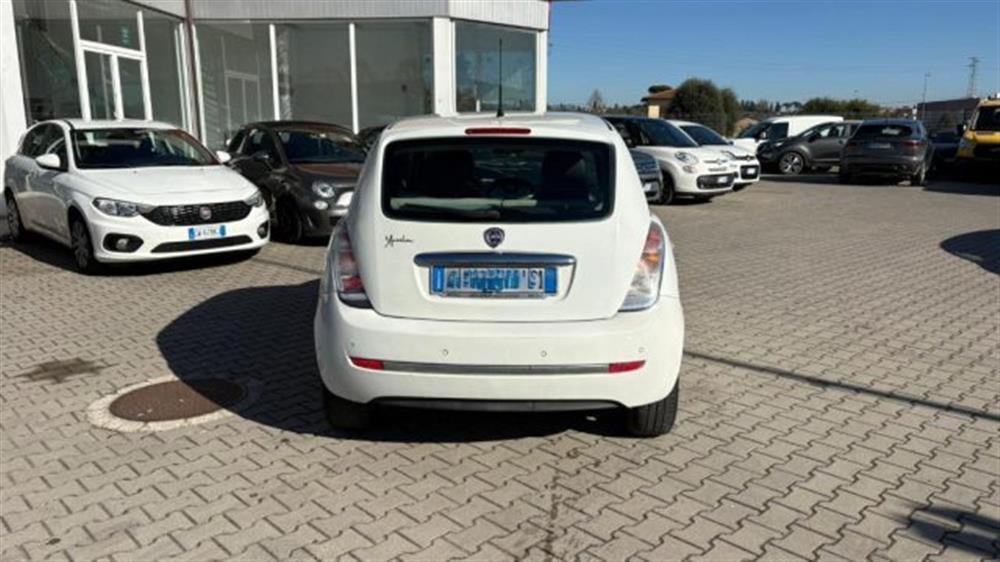 Ypsilon Ypsilon 1.3 MJT 75 CV Platin