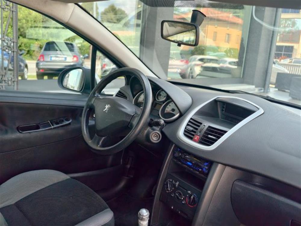 207 207 1.4 8V 75CV 3p. X Li