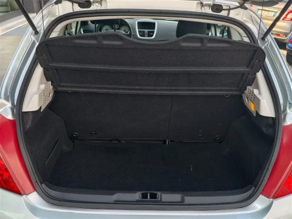 207 207 1.4 8V 75CV 3p. X Li