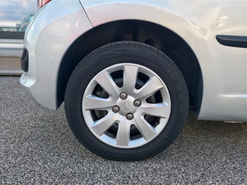 207 207 1.4 8V 75CV 3p. X Li