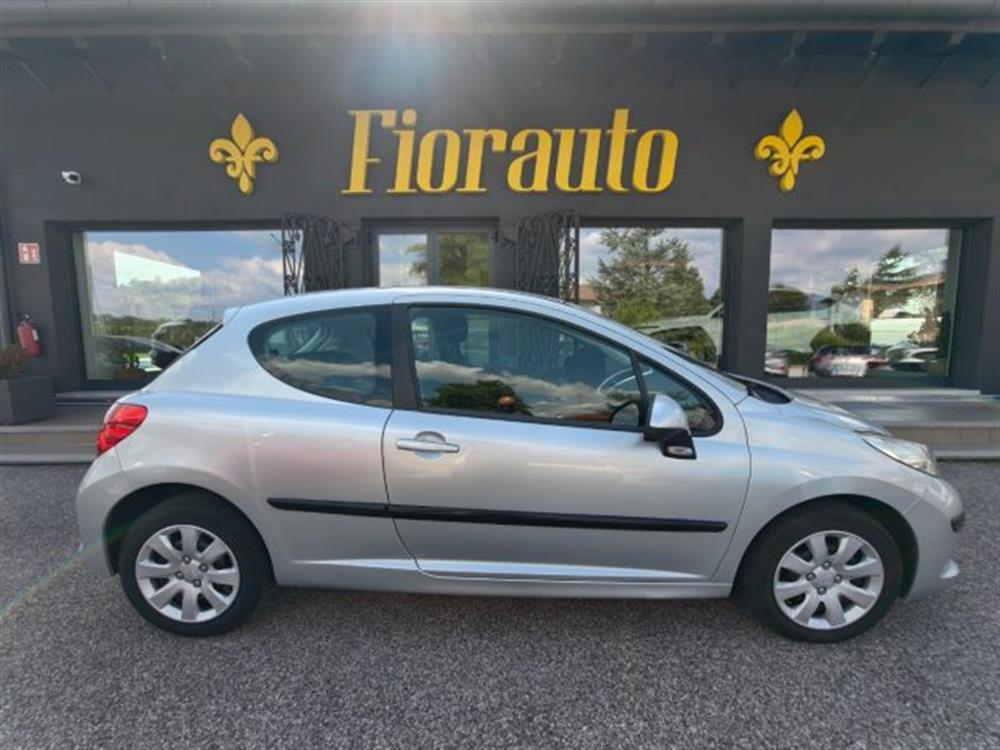 207 207 1.4 8V 75CV 3p. X Li