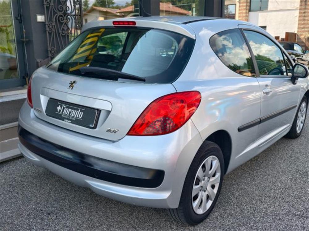 207 207 1.4 8V 75CV 3p. X Li