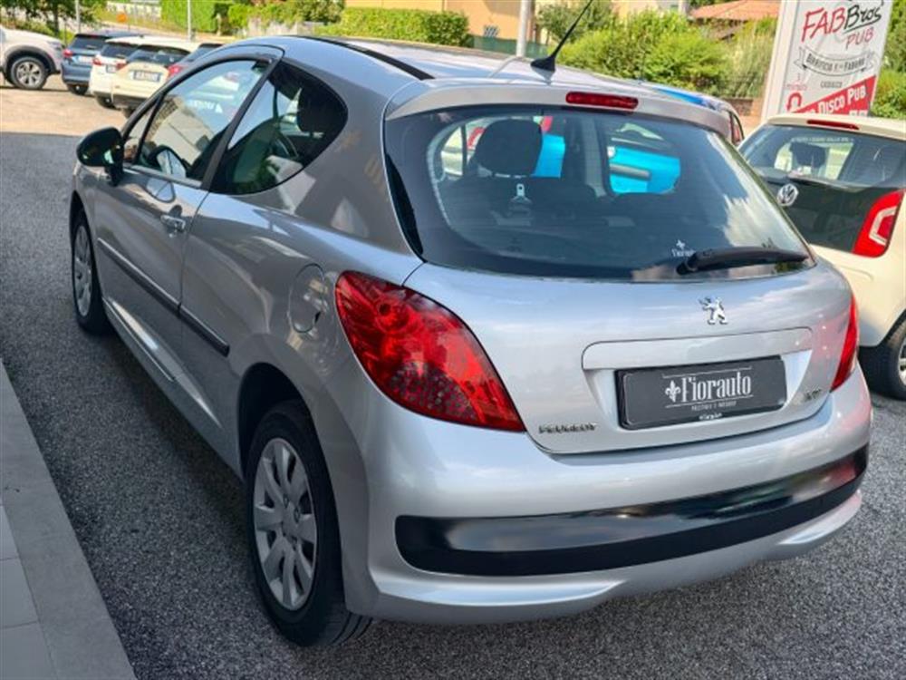 207 207 1.4 8V 75CV 3p. X Li