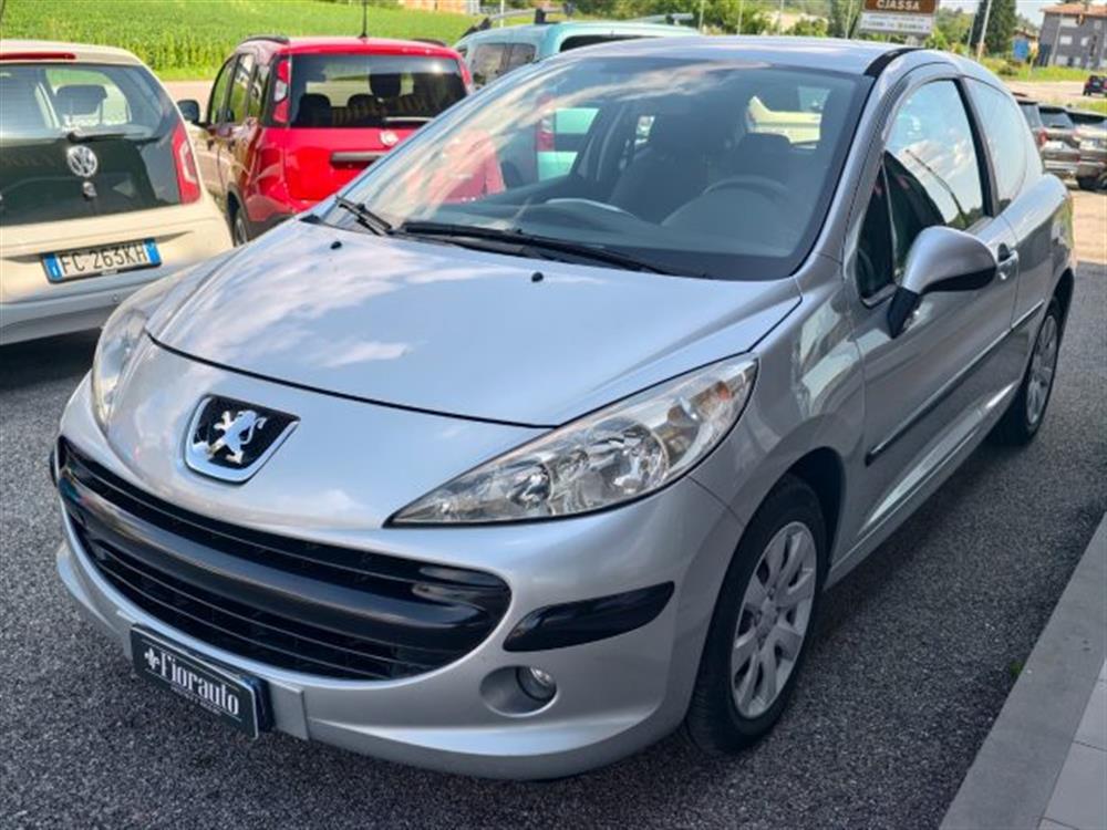 207 207 1.4 8V 75CV 3p. X Li