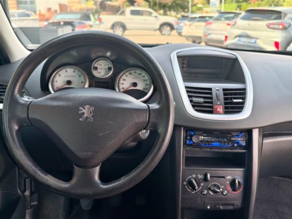 207 207 1.4 8V 75CV 3p. X Li