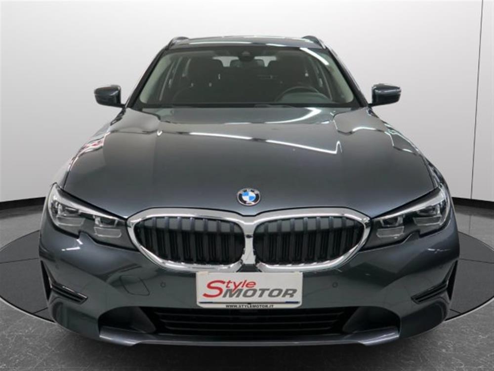 318 318 d 48V Touring Busine