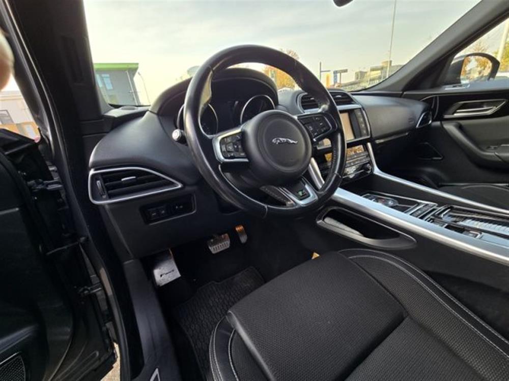 F-Pace F-Pace 2.0 D 240 CV AWD aut