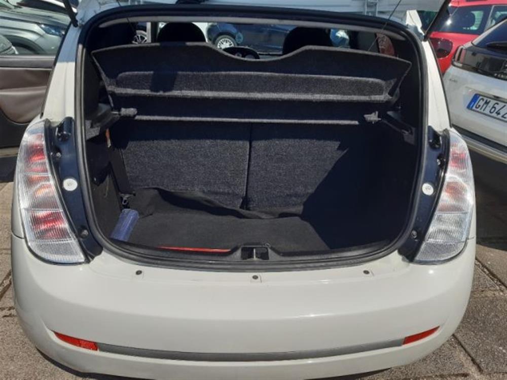 Ypsilon Ypsilon 1.3 MJT 75 CV Versus