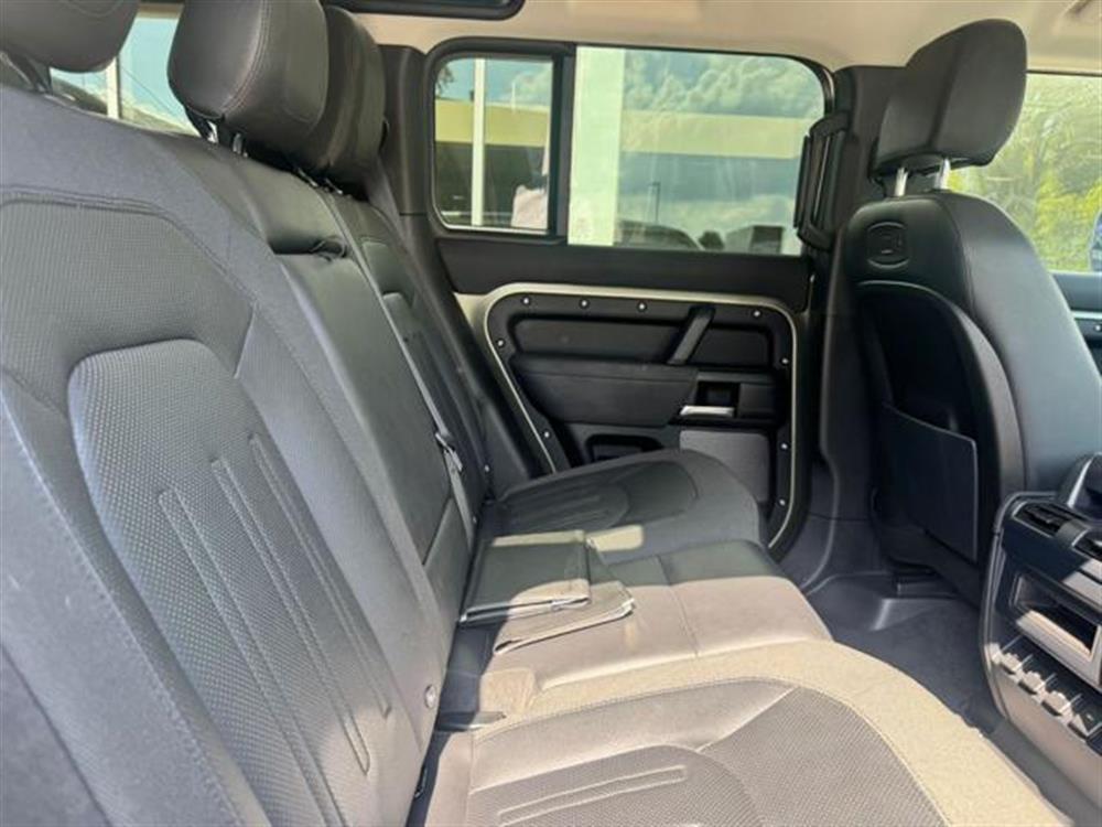 Defender Defender 110 2.0 SD4 240CV AW