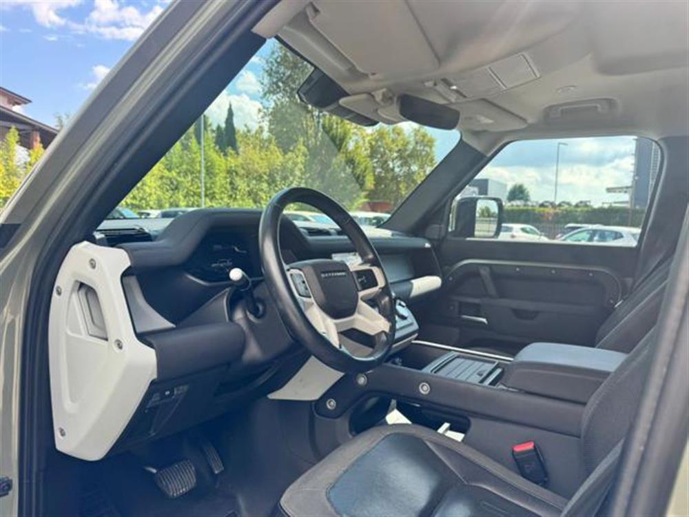 Defender Defender 110 2.0 SD4 240CV AW