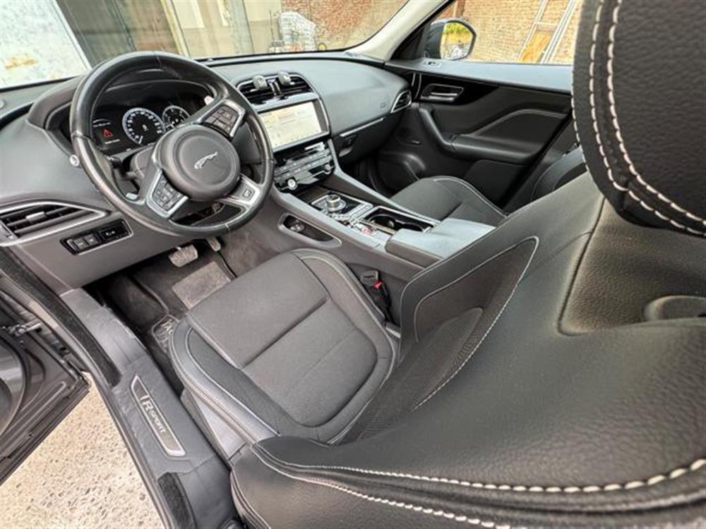 F-Pace F-Pace 2.0 D 180 CV aut. R-
