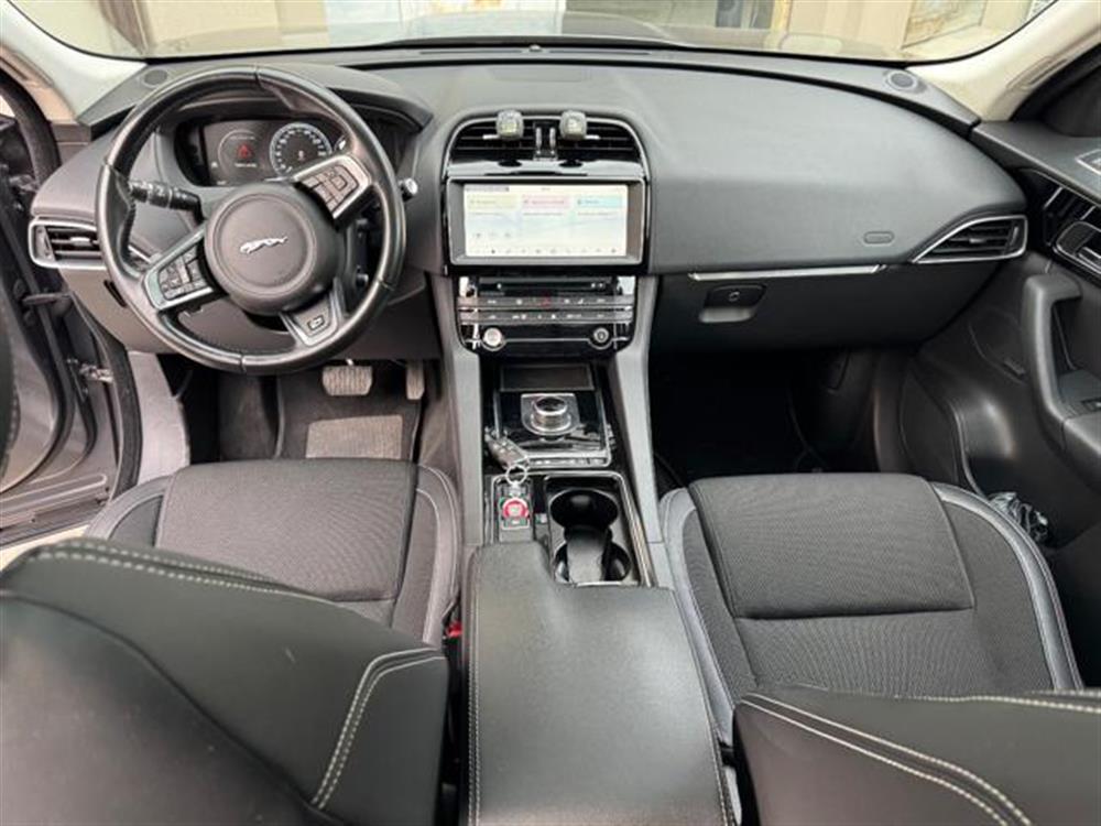 F-Pace F-Pace 2.0 D 180 CV aut. R-