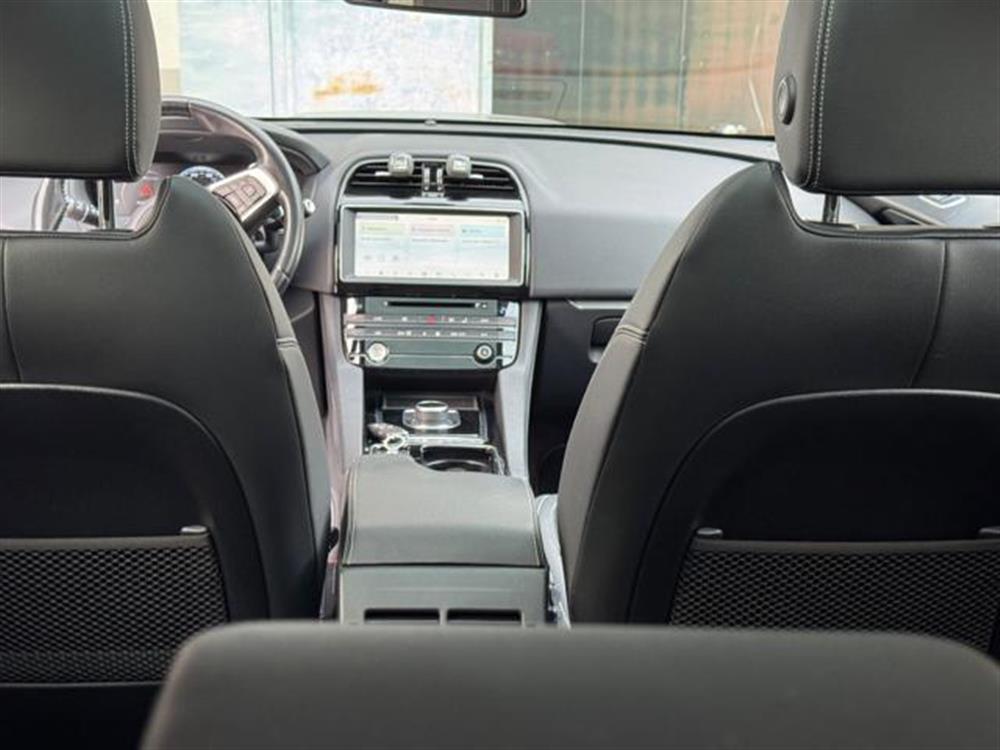 F-Pace F-Pace 2.0 D 180 CV aut. R-