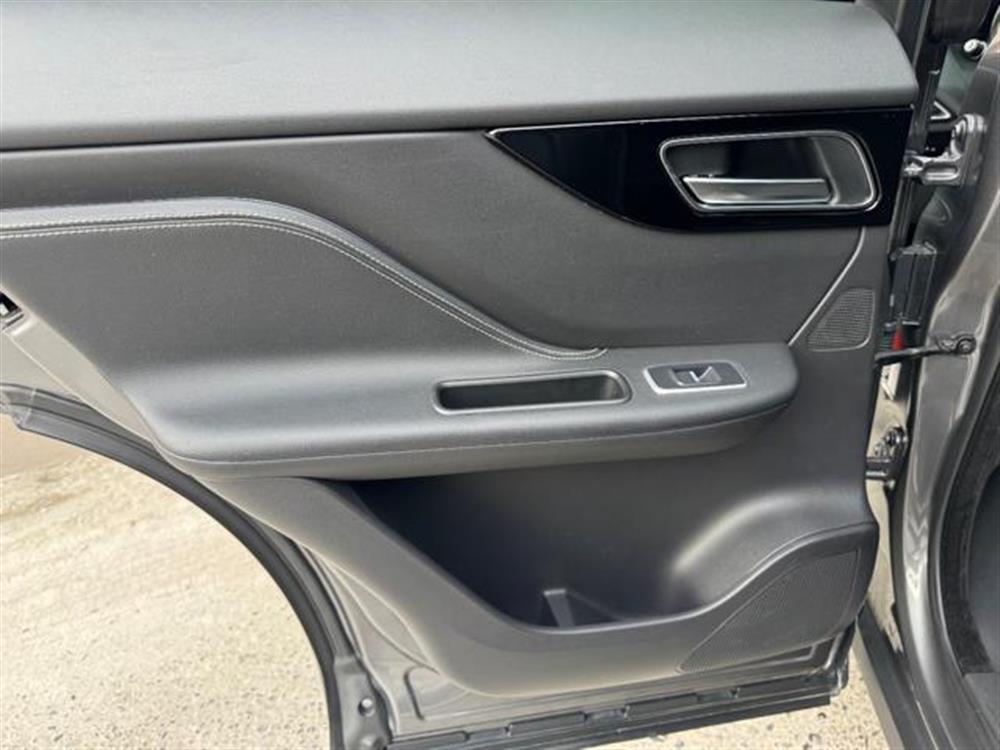 F-Pace F-Pace 2.0 D 180 CV aut. R-