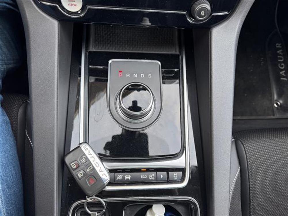 F-Pace F-Pace 2.0 D 180 CV aut. R-