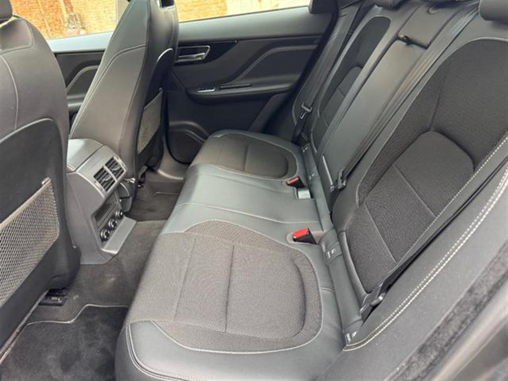 F-Pace F-Pace 2.0 D 180 CV aut. R-