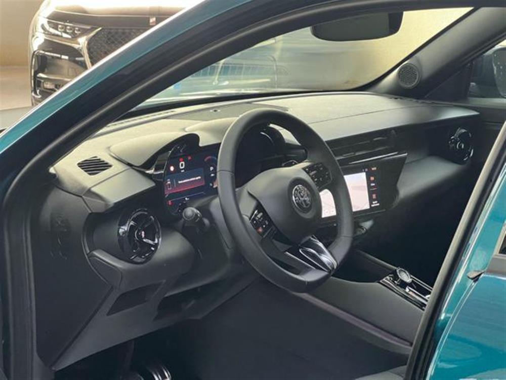 Junior Junior 1.2 145 CV Hybrid eD