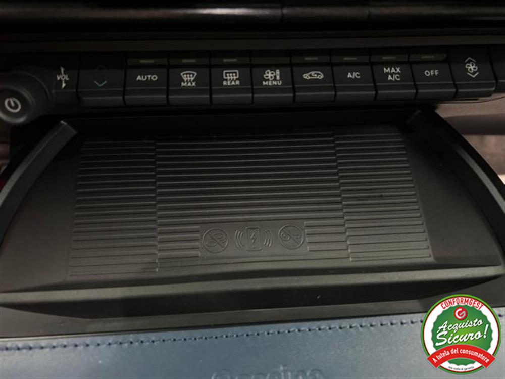 Ypsilon Ypsilon Hybrid e-DCT ED. LIM