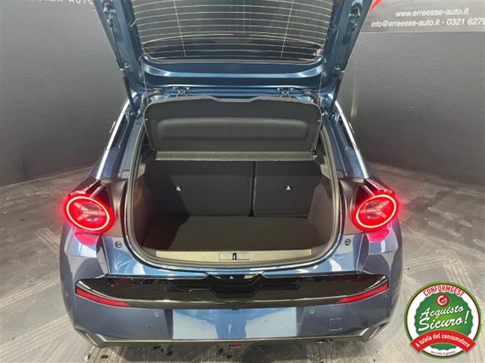 Ypsilon Ypsilon Hybrid e-DCT ED. LIM