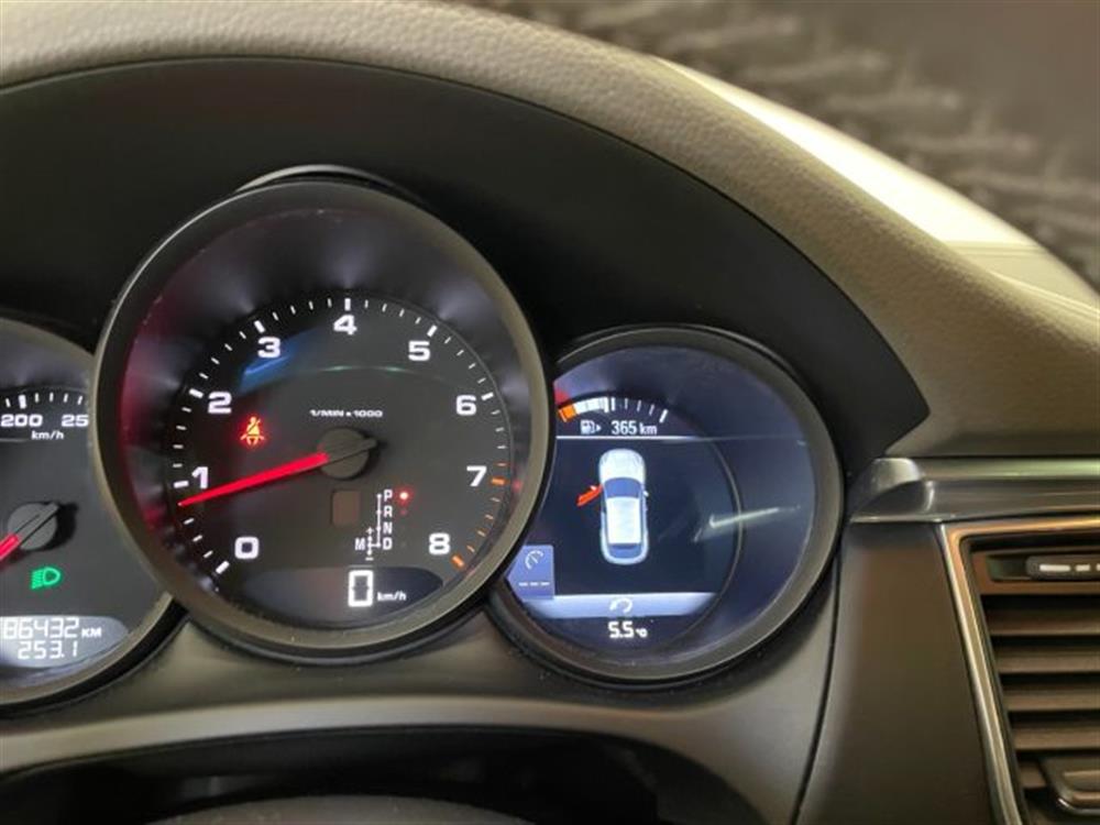 Macan Macan 2.0 PDK * 252CV *