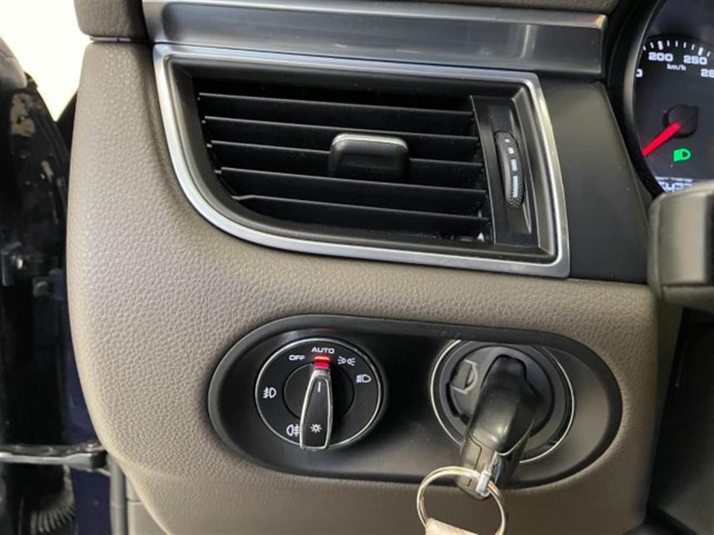 Macan Macan 2.0 PDK * 252CV *