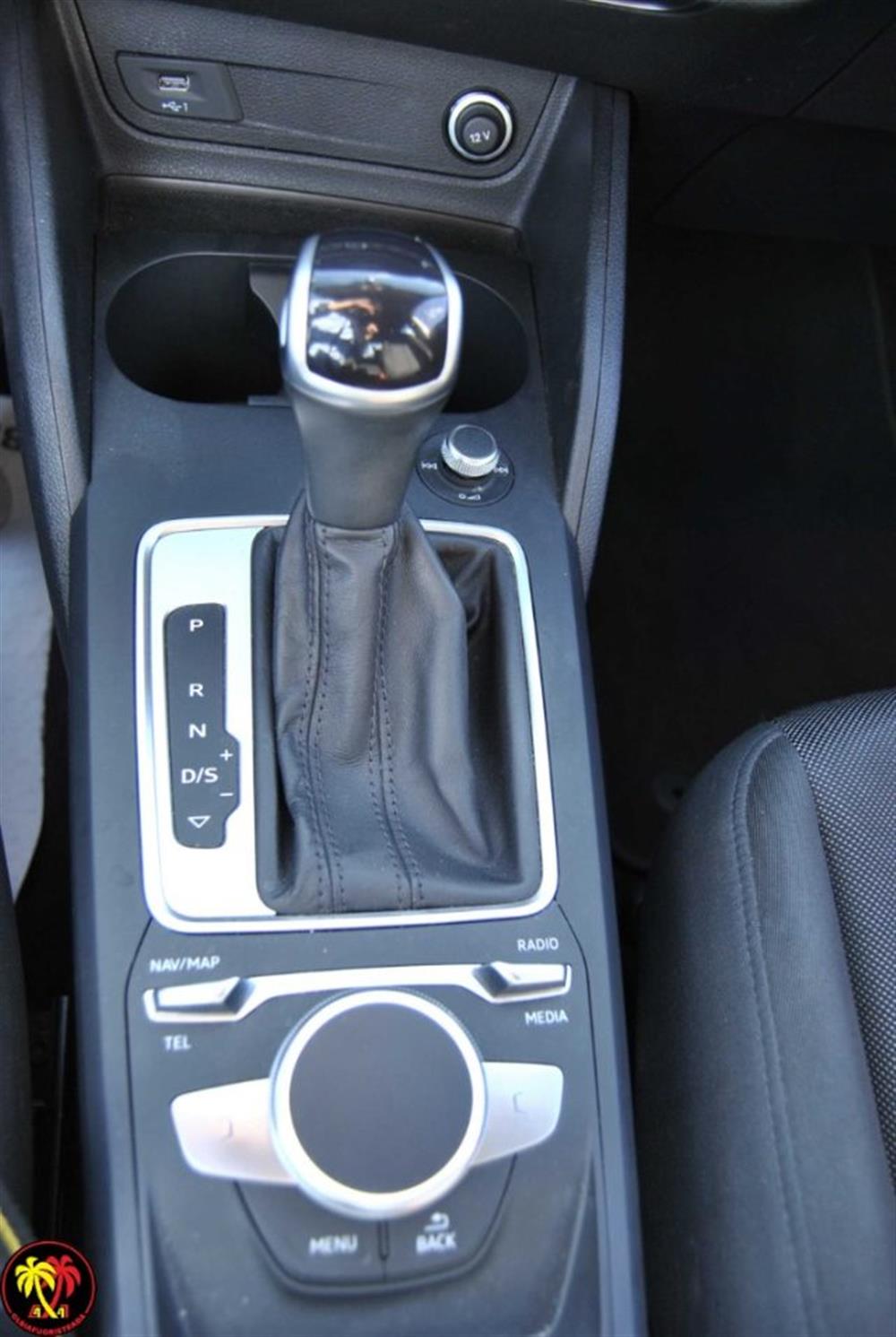 Q2 Q2 30 TDI S tronic Busi