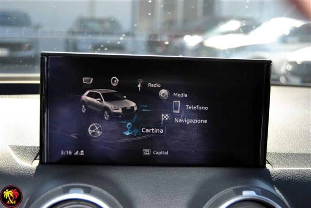 Q2 Q2 30 TDI S tronic Busi