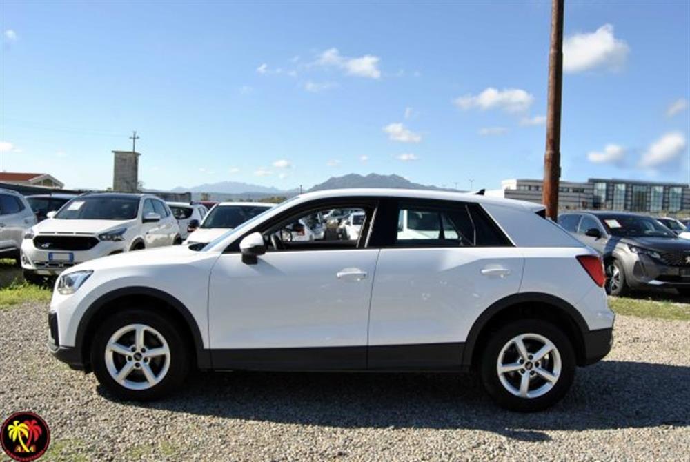 Q2 Q2 30 TDI S tronic Busi