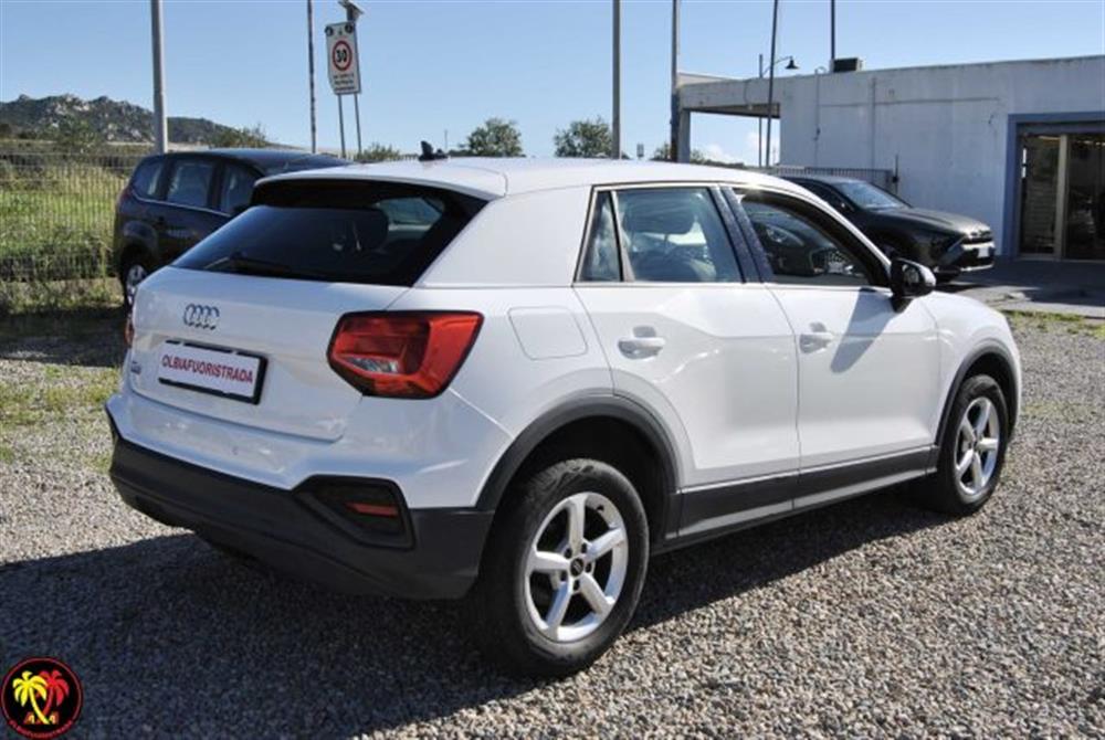 Q2 Q2 30 TDI S tronic Busi