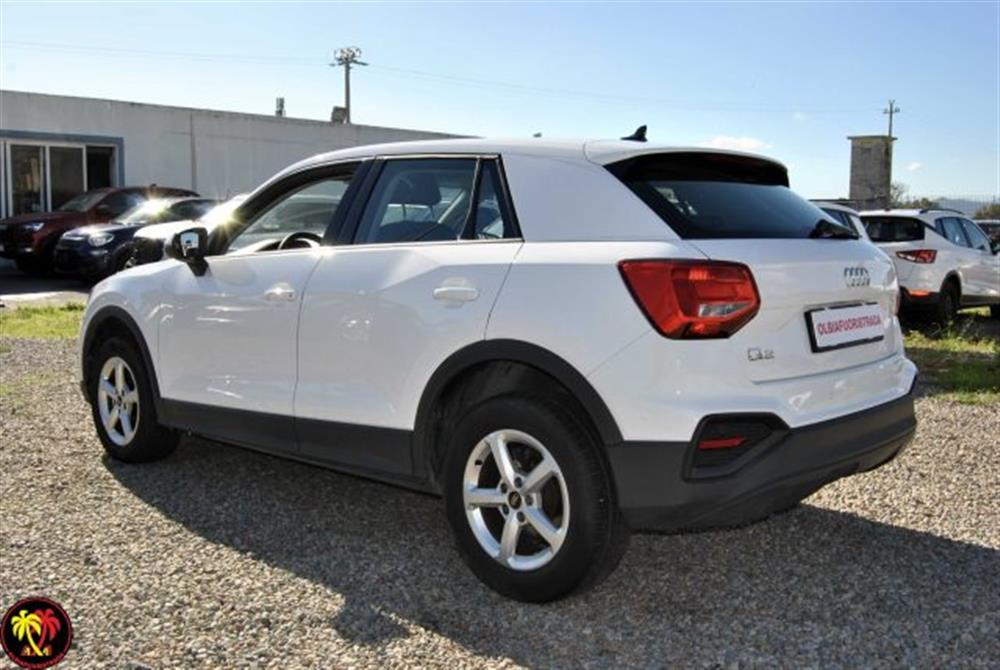 Q2 Q2 30 TDI S tronic Busi