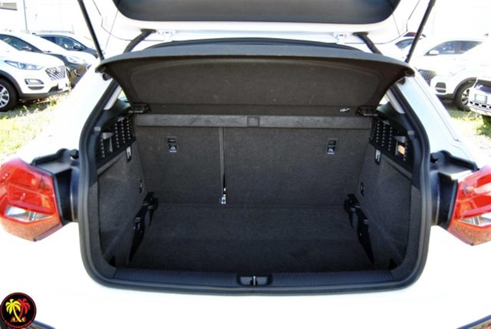 Q2 Q2 30 TDI S tronic Busi