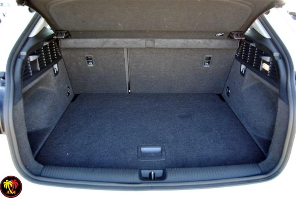 Q2 Q2 30 TDI S tronic Busi