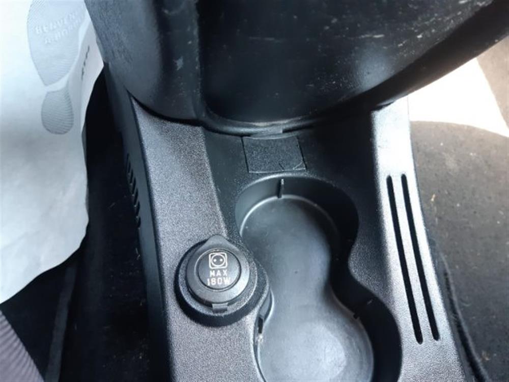 Ypsilon Ypsilon 1.3 MJT 75 CV Versus