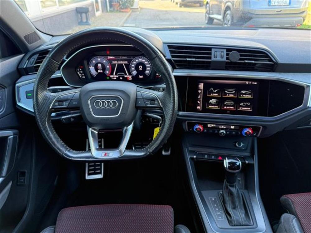 Q3 Q3 40 TDI quattro S tro