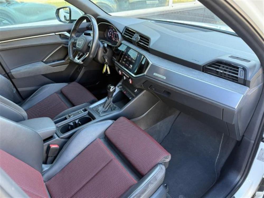 Q3 Q3 40 TDI quattro S tro