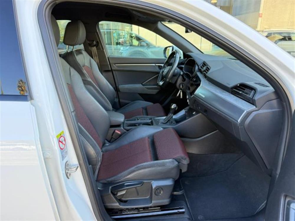 Q3 Q3 40 TDI quattro S tro