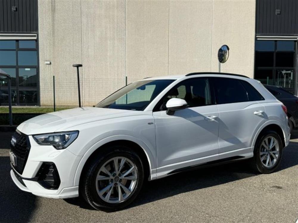 Q3 Q3 40 TDI quattro S tro