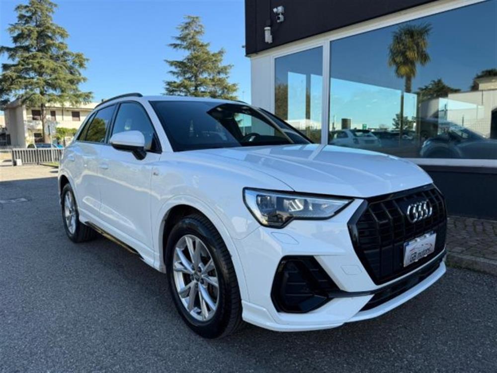 Q3 Q3 40 TDI quattro S tro