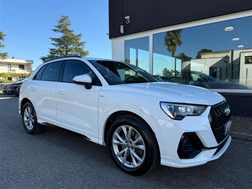 Q3 Q3 40 TDI quattro S tro