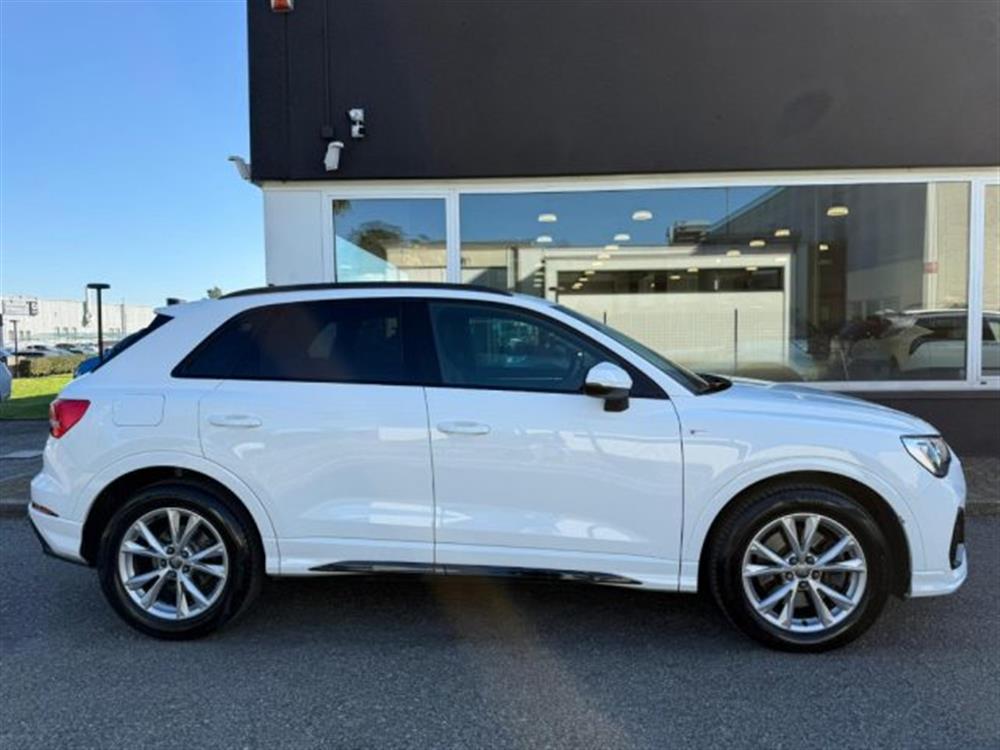Q3 Q3 40 TDI quattro S tro