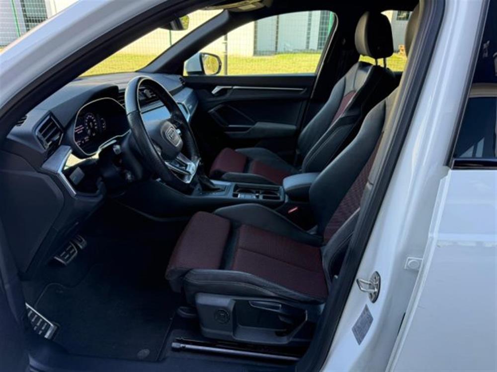 Q3 Q3 40 TDI quattro S tro