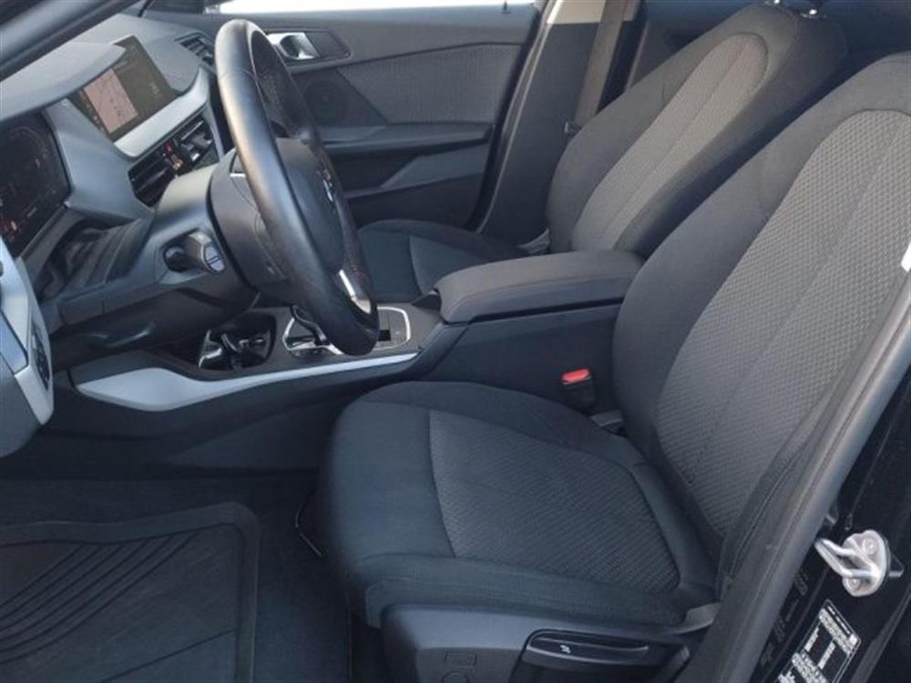 118 118 i 5p. Business Advan