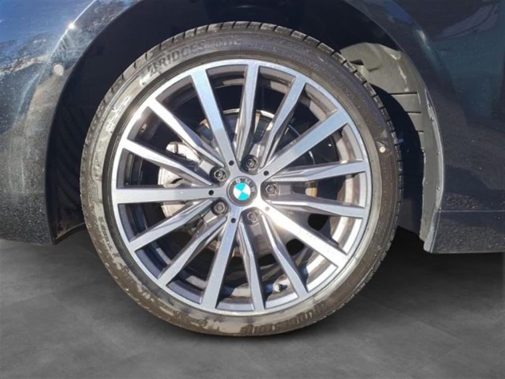 118 118 i 5p. Business Advan